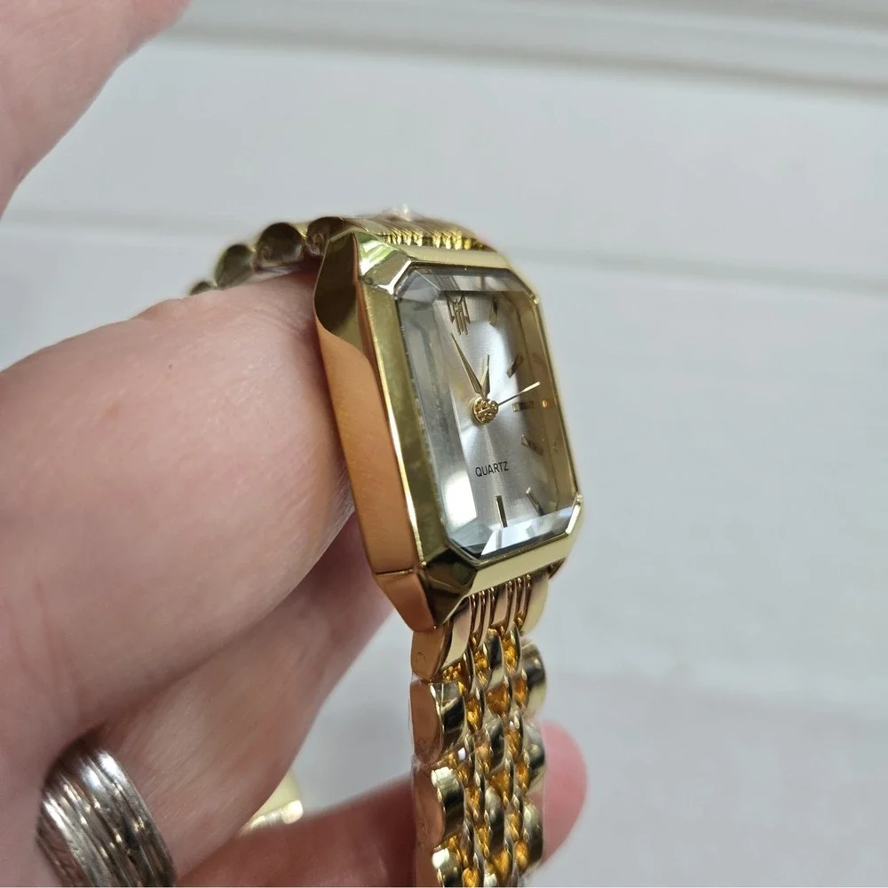 BestKang Goldtone Women's 26mm FashionWatch. Square,Quartz, Fold Over Clasp.
